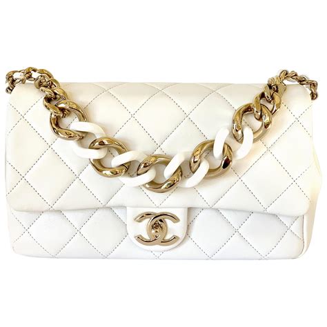 chanel handbag with gold chain